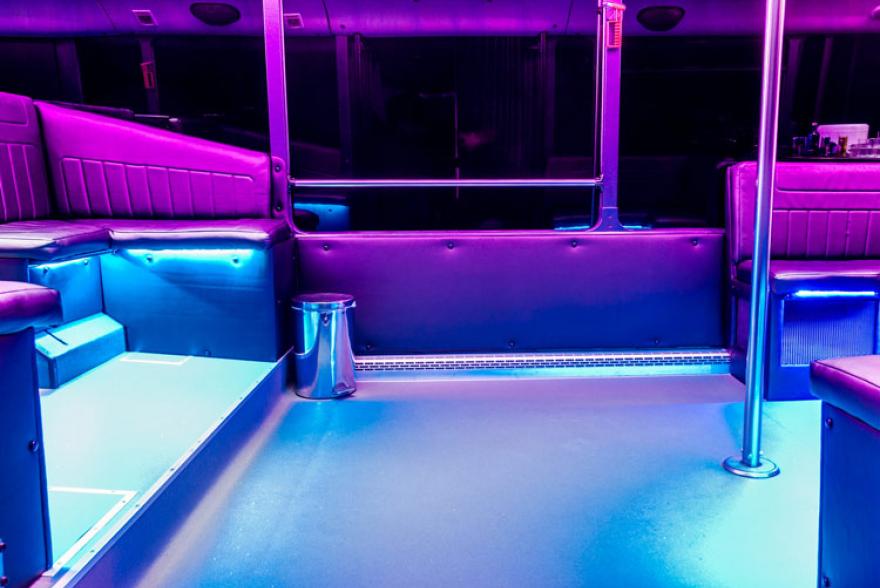 partybusz-30-fos-neoplan-belso-kepek-8