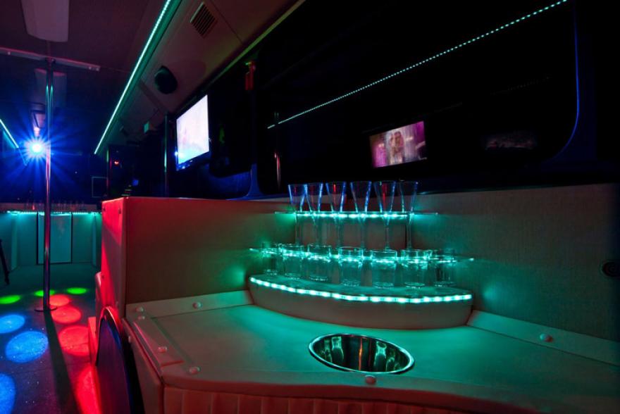 partybusz-50-fos-mercedes-belso-kep-1