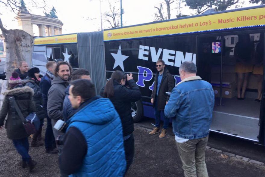 Puskás Peti az eveningstar partybuszon