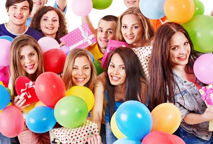 tini-szulinapi-buli-partybusz-berlessel